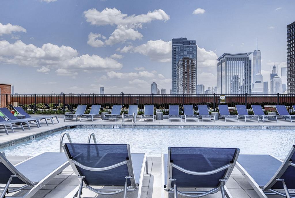 Global Luxury Suites At Newport Jersey City Exterior foto