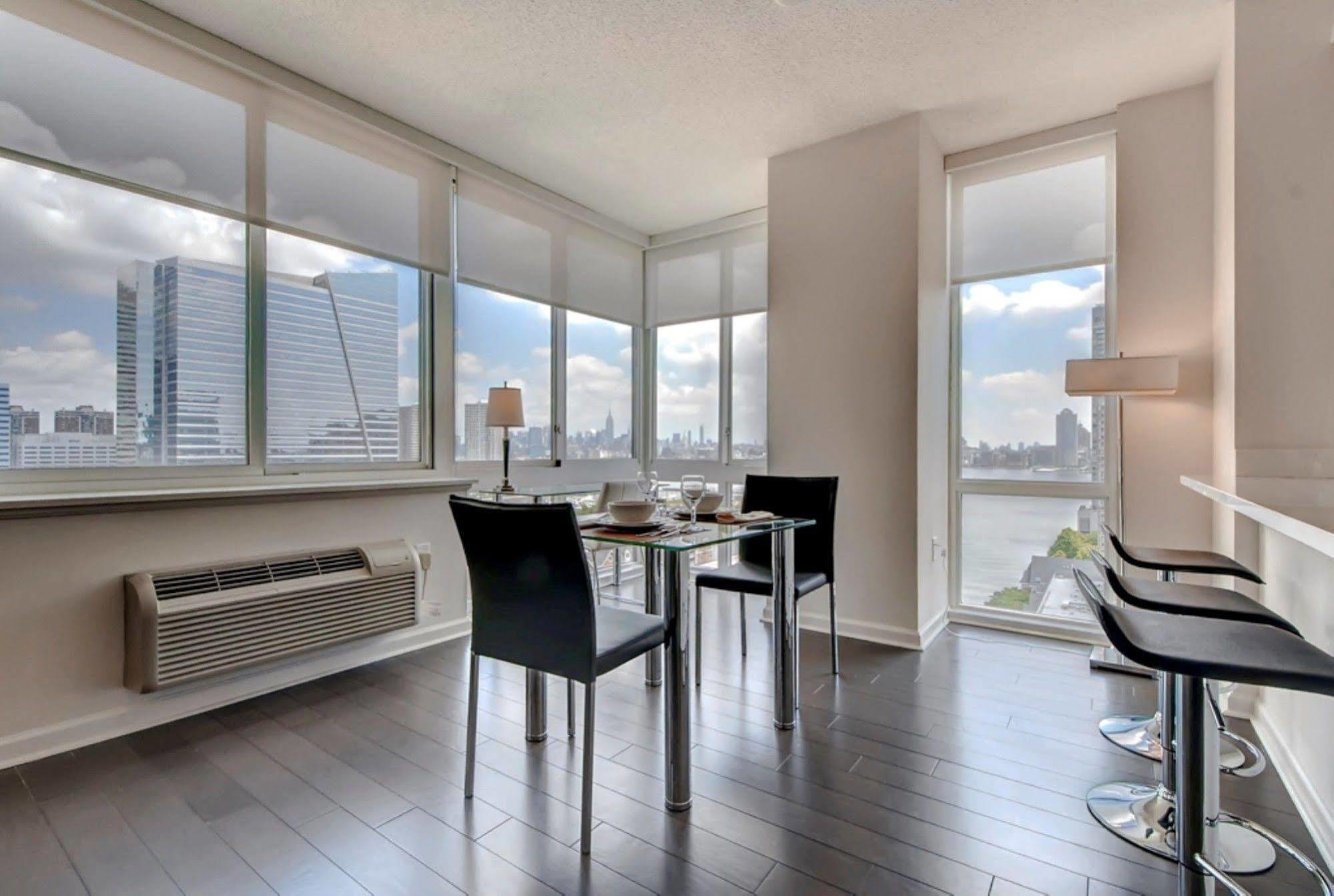 Global Luxury Suites At Newport Jersey City Exterior foto